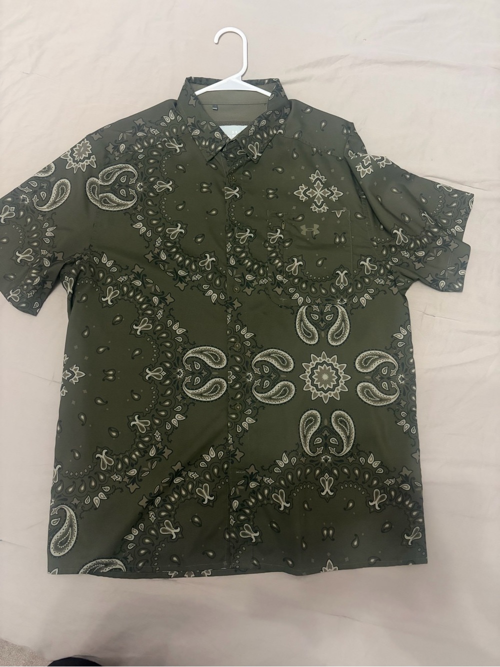 Under Armour Olive Green Paisley Short-Sleeve Button-Down Shirt